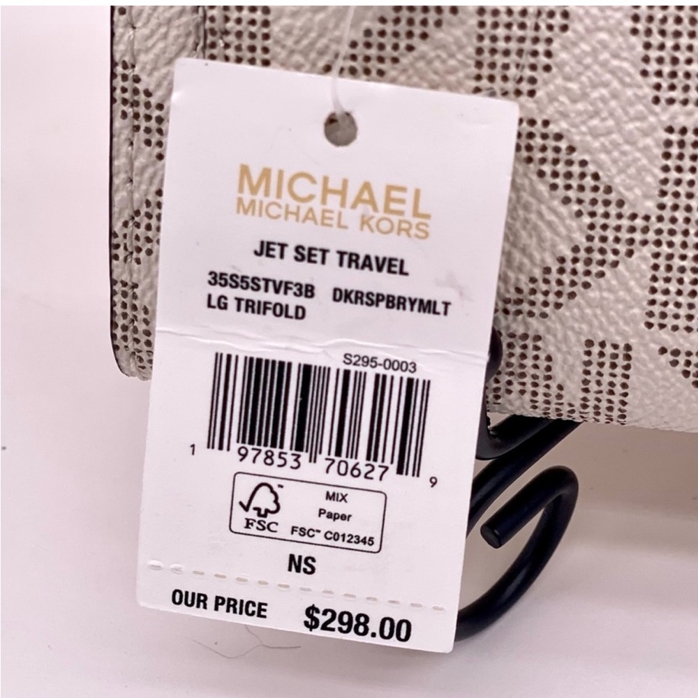 MICHAEL KORS Jet Set Travel Signature
Logo Tri-Fold Wallet DARK RASPBERRY MULTI - Picture 9 of 9